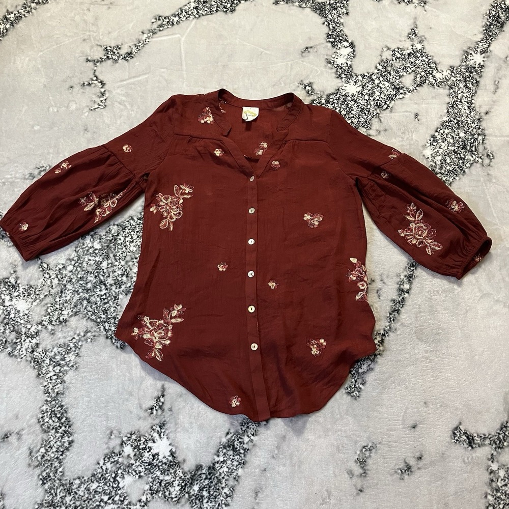 Anthropologie Fig & Flower Top Sz S Embroidered Floral Button Up Roll Tab Sleeve